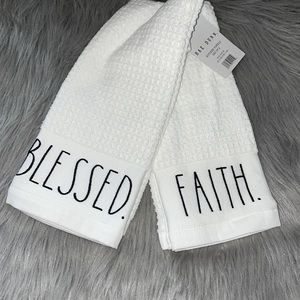 NWT Rae Dunn set of 2 kitchen towels